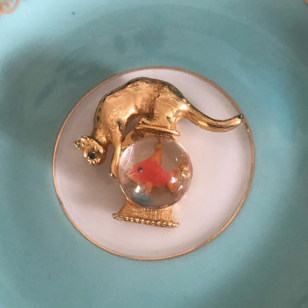 Vintage Cat on a Fishbowl Brooch Pin - Picture 3 of 7
